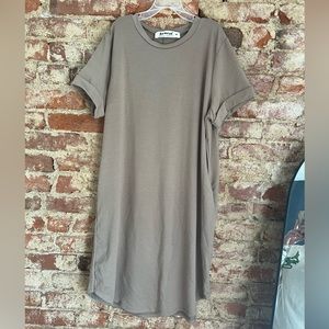 Three Bird Nest T-shirt Dress